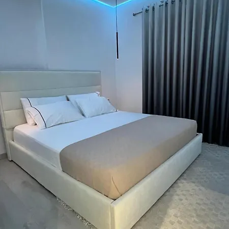 Oli Golden Apartment Sarande